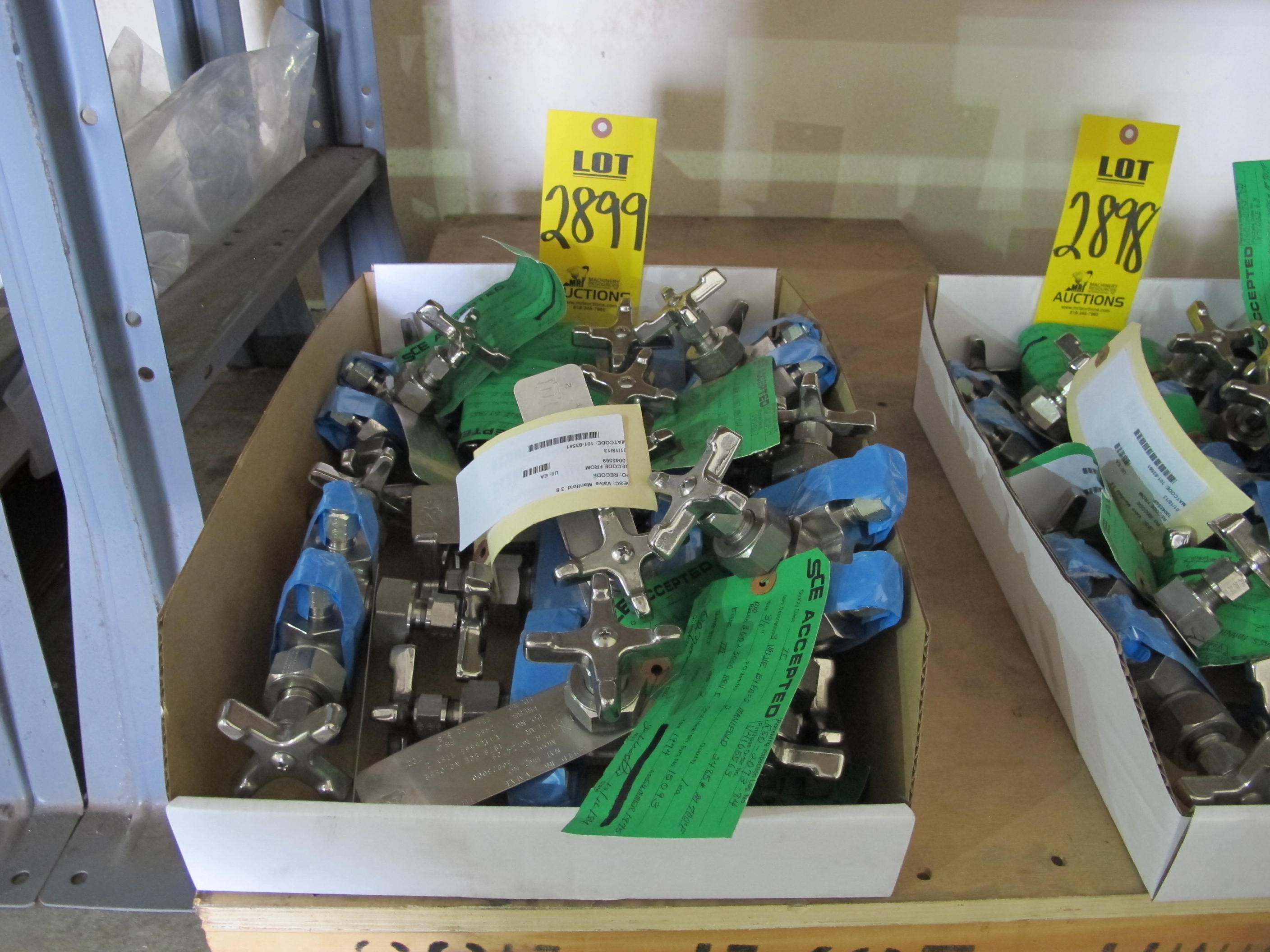 LOT (9) VALVES, MANIFOLD TYPE, 3/8" SIZE, 2485 LB/700 DEGREE F RATING, 316 SS MATERIAL, COMPRESSION CONNECTIONS, A182 SPECIFICATION, 4-WAY STYLE, HANDWHEEL OPERATOR. MARK 856. PART # 30023000 (W-51) LOADING & HANDLING FEE $5-